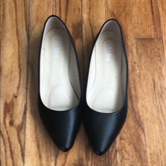 Pointed Toe Flats - Picture 1 of 4